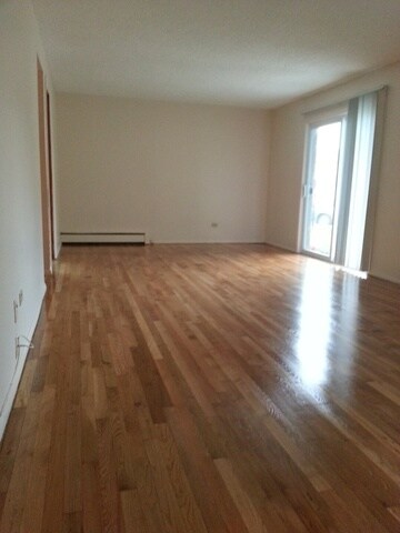 Foto del edificio - 8994 Kennedy Dr