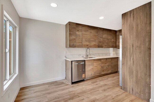 Foto del edificio - 2 bedrooms 1.5 baths home in San Diego FOR...