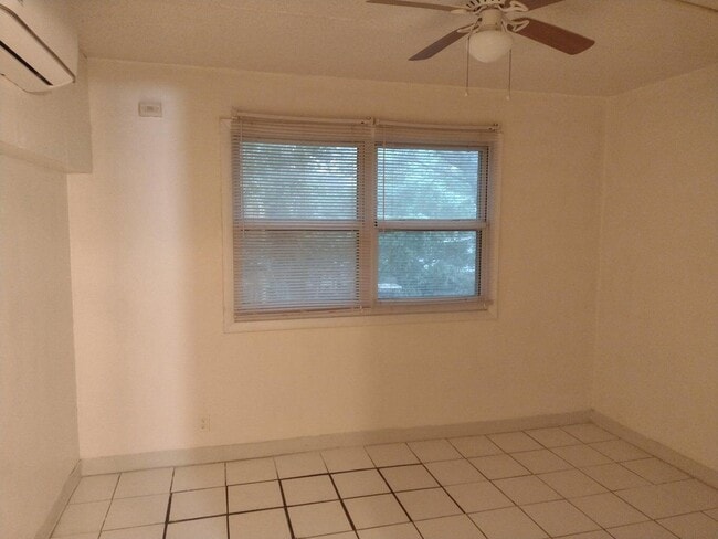 Building Photo - 3251 SW 44th St
