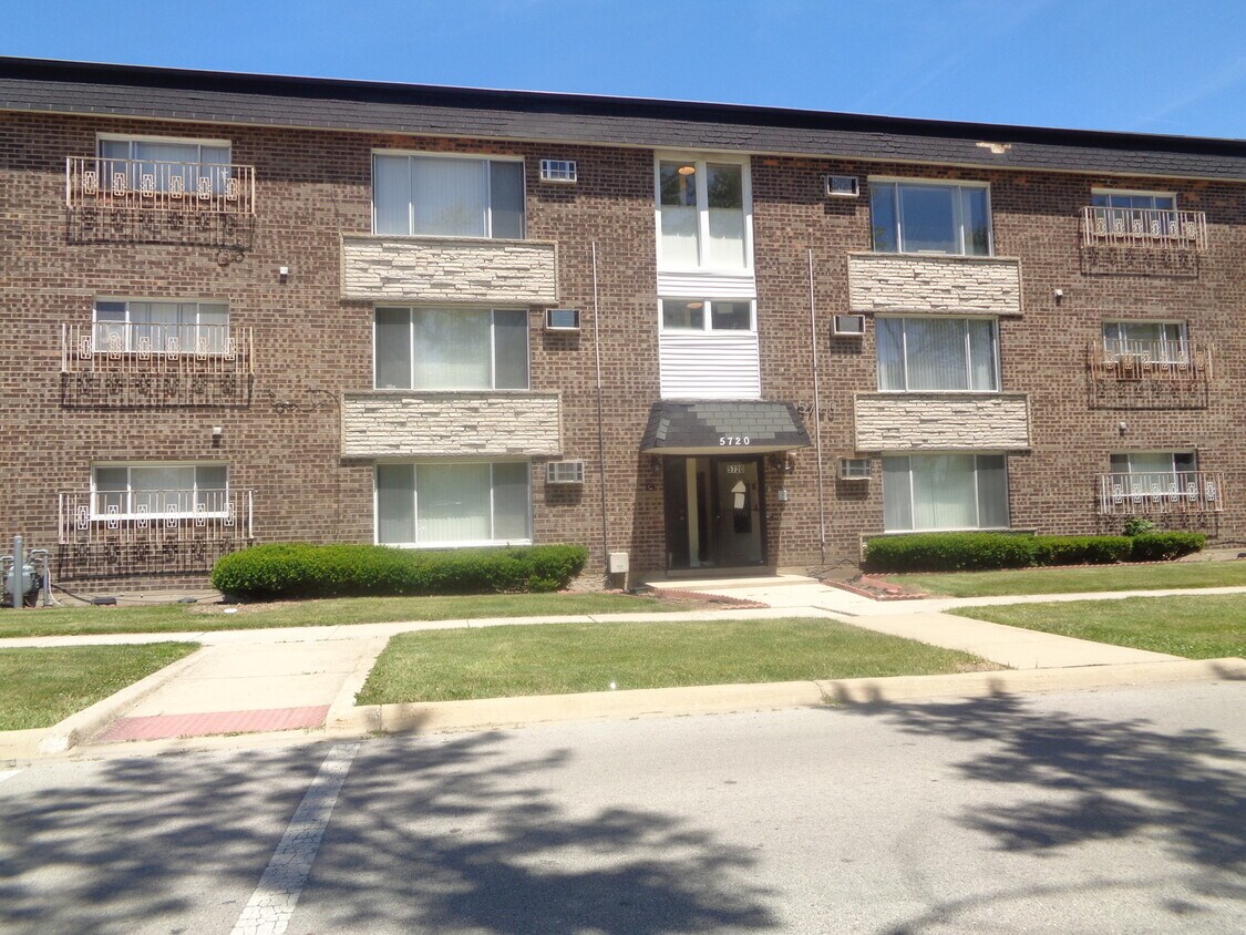 Foto principal - 5720 108th St