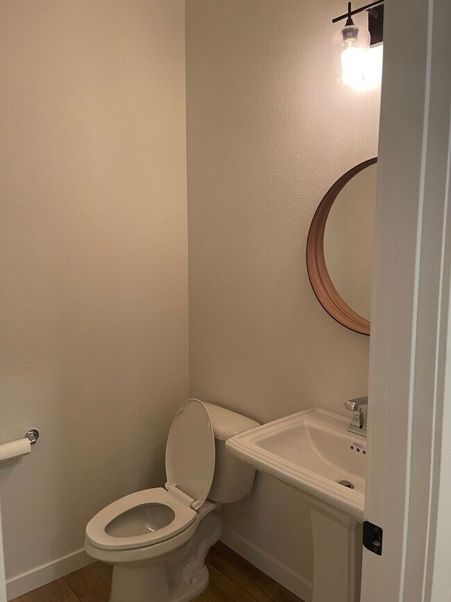 Foto del edificio - Welcome to this beautiful 3 bedroom, 2.5 b...