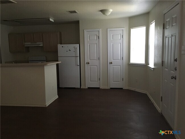 Foto del edificio - 910 Sagewood Trail