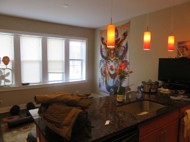 Foto del edificio - 3639 W Shakespeare Ave