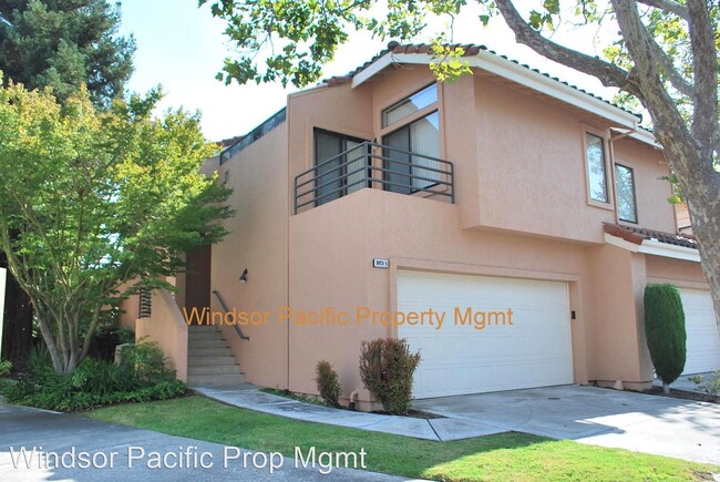 Building Photo - 3073 Lakemont Dr