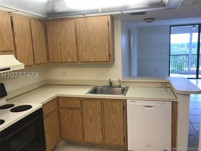 Foto del edificio - 5570 NW 44th St