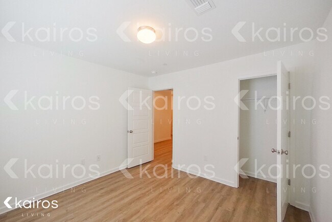 Foto del edificio - 11405 Camden Ct Cir