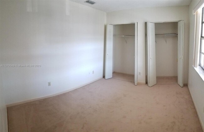 Foto del edificio - 1201 N Liberty Ave