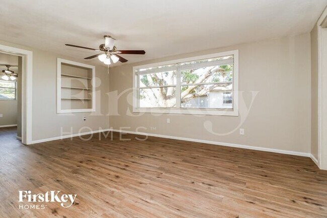 Building Photo - 2912 Puma Dr