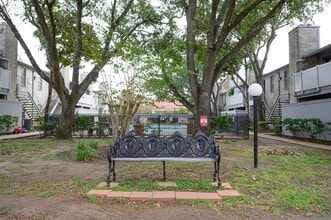 Building Photo - 10733 Braes Bend Dr