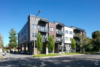 Building Photo - 1800 Av Victoria
