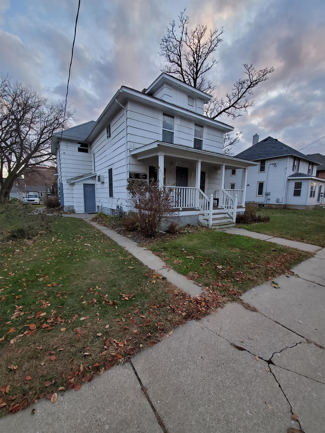 Foto principal - 212 7th St NW