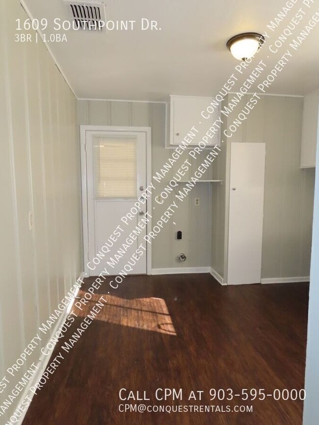 Foto del edificio - 1609 Southpoint Dr