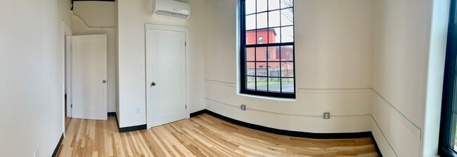 Photo - 181 Elm St Apartments