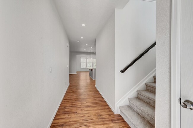 Building Photo - $3,100.00-Stunning 4-bedroom, 3.5 bathroom in Brighton.