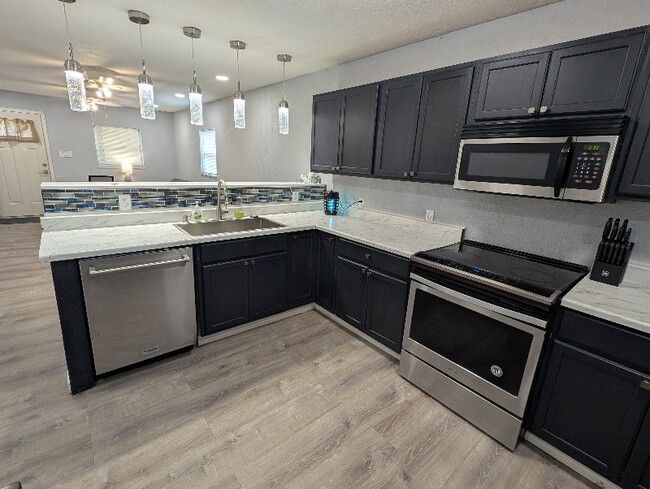 Building Photo - 511 Goliad St