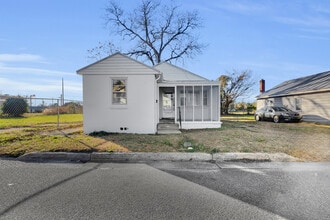 Building Photo - 211 Lawson St