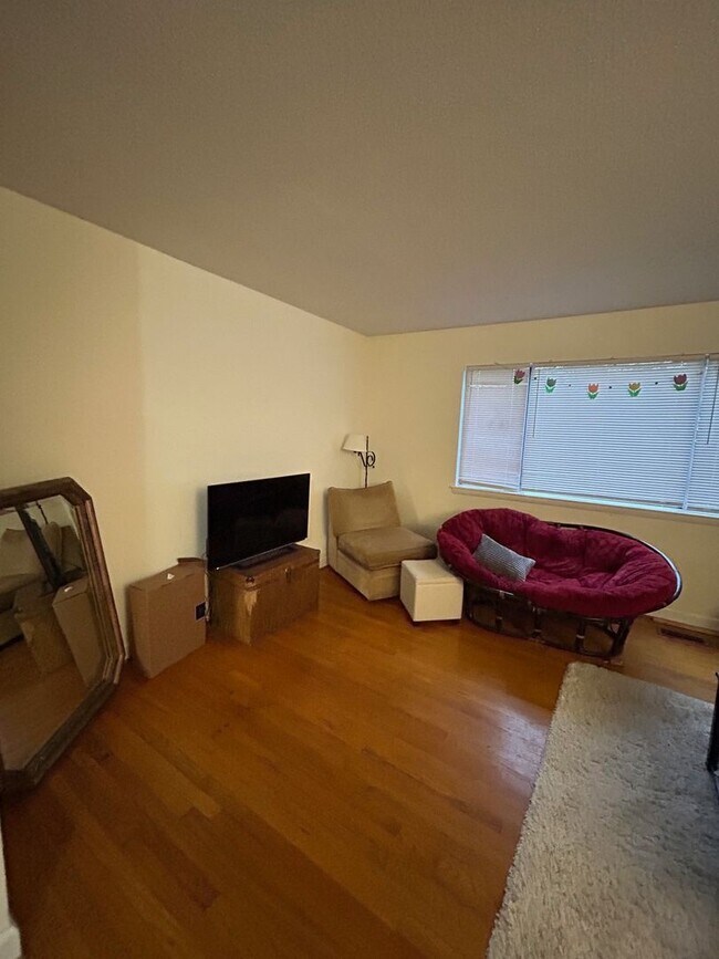 Photo - 3-4 Bedroom townhome off MLK and close to ...