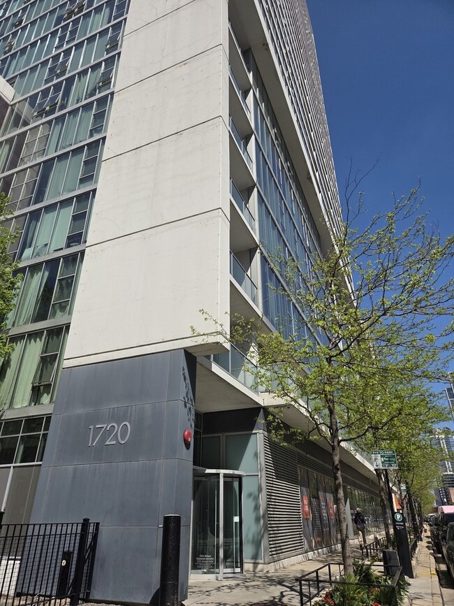 Building Photo - 1720 S Michigan Ave