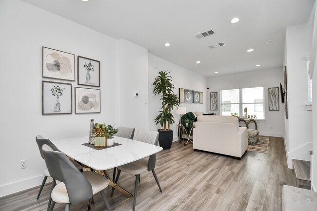 Foto del edificio - 2003 Laverne Willow Ln