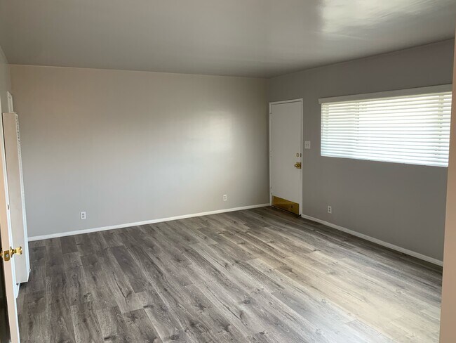 Building Photo - 2641 S La Salle Ave