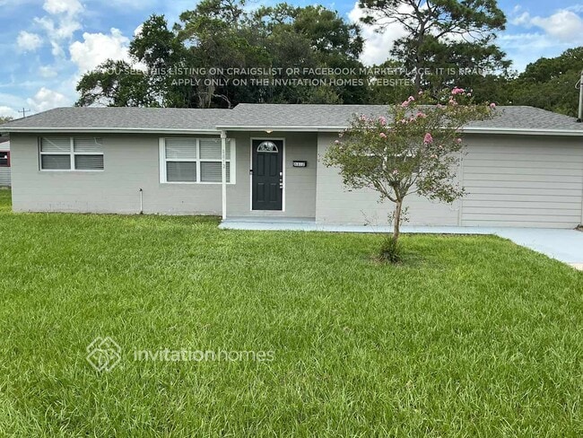 Building Photo - 8812 Camphor Dr