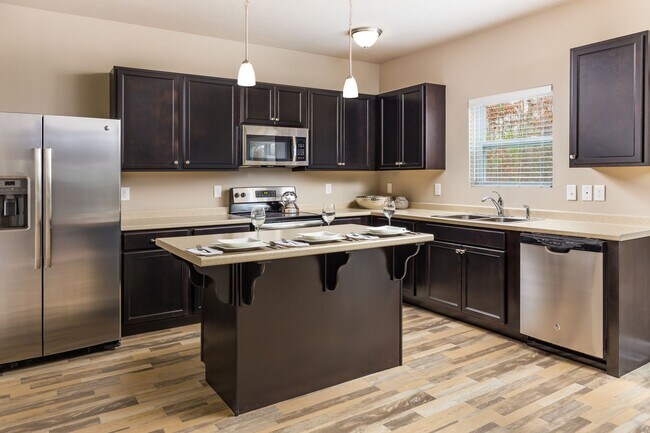 Foto del edificio - Wonderful Newer Home with 4 Bedrooms for L...
