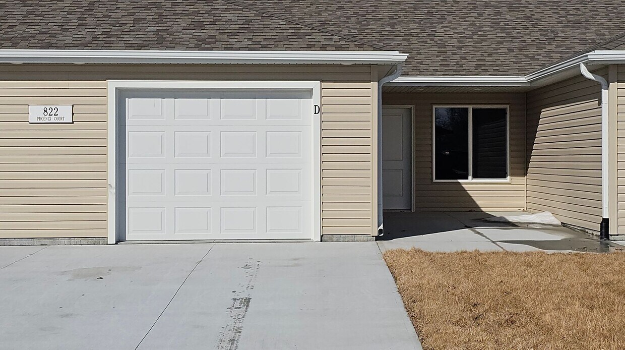 Foto principal - 822 Phoenix Ct