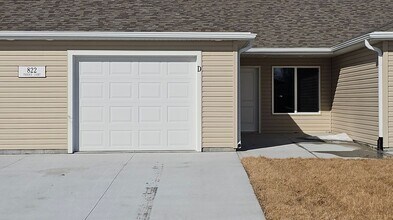 Building Photo - 822 Phoenix Ct