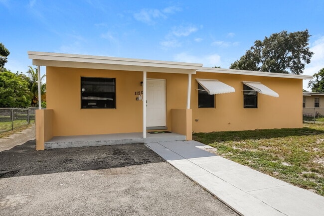 Building Photo - 1120 NW 17th Ave