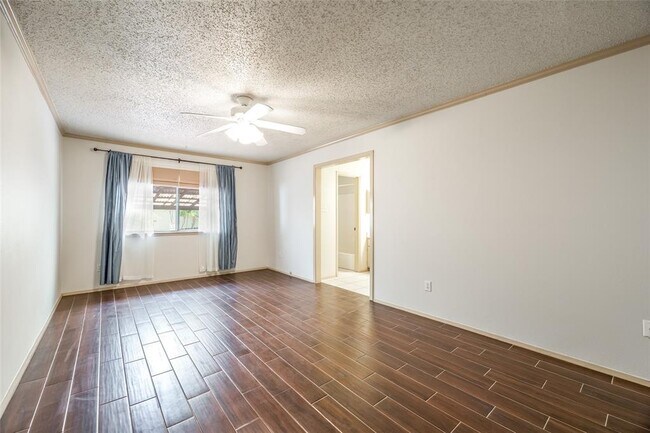 Foto del edificio - 1006 Silbury Dr