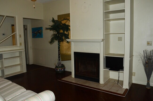 Building Photo - 99 Beach Ave