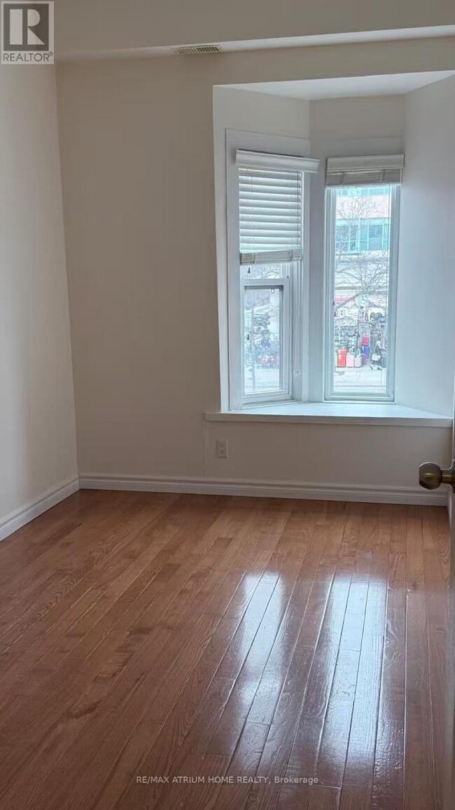 Building Photo - 413 Spadina Ave.