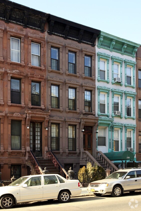 Primary Photo - 1698 Lexington Ave