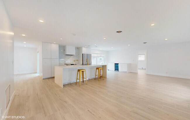 Foto del edificio - 4761 NE 28th Ave