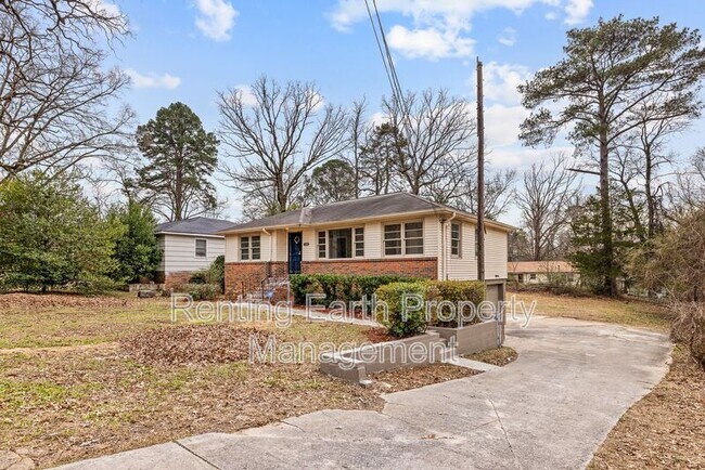 Building Photo - 1321 5 Mile Rd