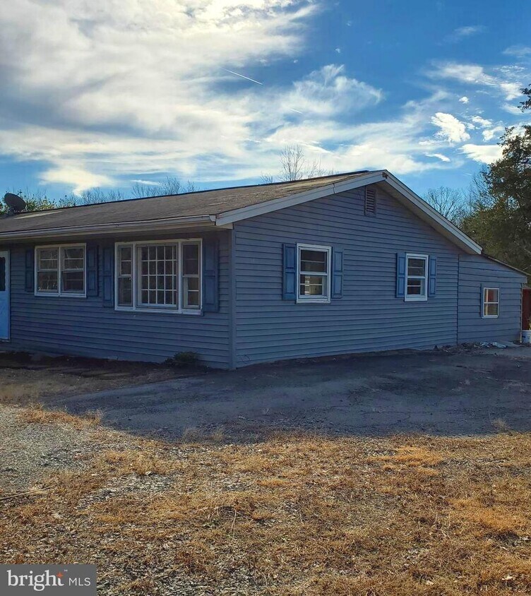 Primary Photo - 8614 Linton Hall Rd
