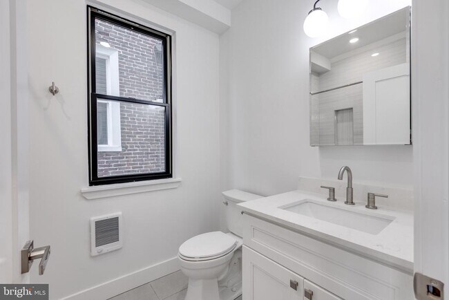 Foto del edificio - 178 W Seymour St