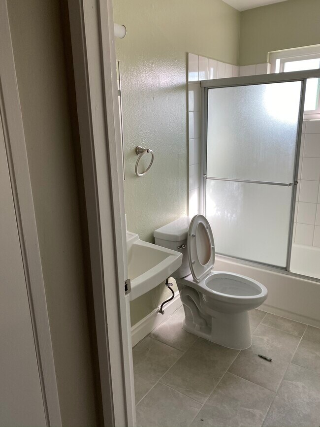 Foto del edificio - 3222 E 27th St