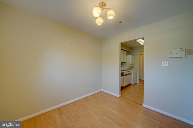 Foto del edificio - 8354 Montgomery Run Rd