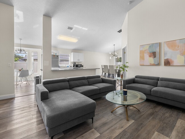 Building Photo - 9996 Portofino Dr