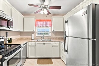 Building Photo - 14499 Canalview Dr