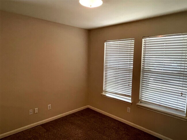 Foto del edificio - 29618 Evergreen Hills Dr