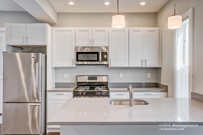 Building Photo - 143 Boston St