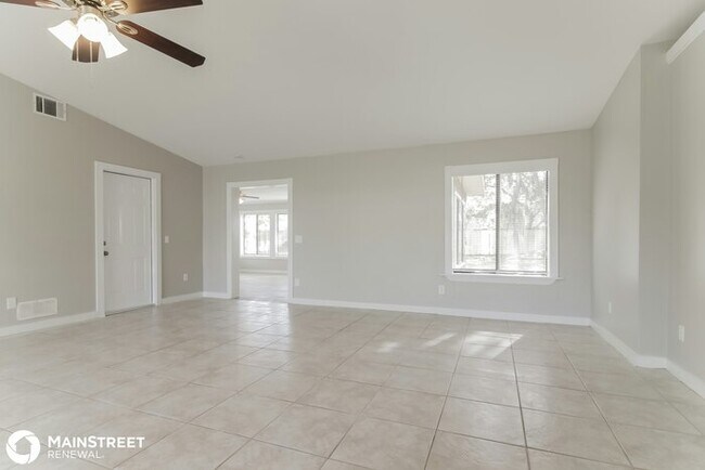 Building Photo - 4833 Hawley Rd