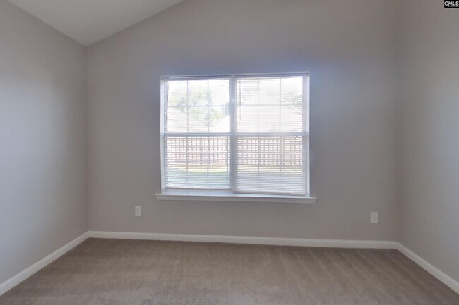 Building Photo - 819 Chablis Dr