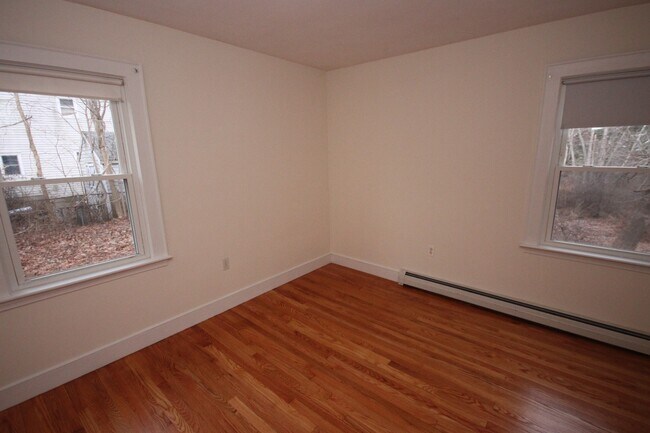 Foto del edificio - South Portland-72Fessenden St.: 2 BR and 1...