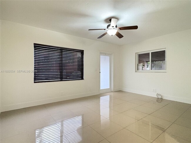 Foto del edificio - 527 SW 9th Ave