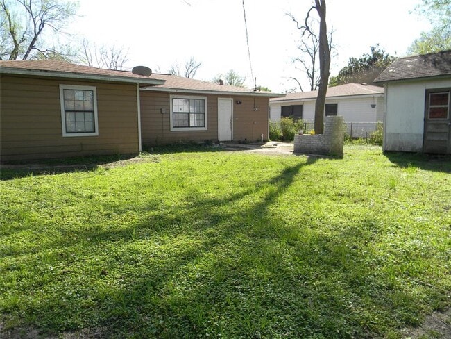 Building Photo - 3018 Robinson Blvd