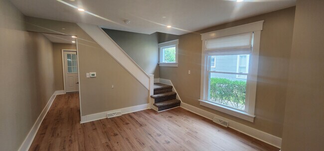 Building Photo - 506 Lincoln Ave