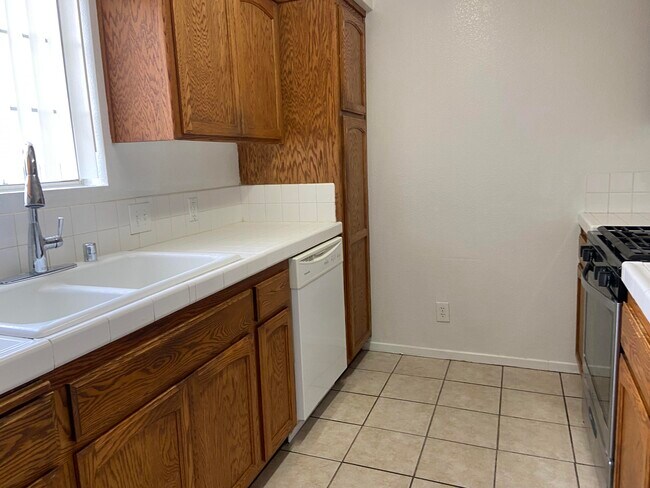 Foto del edificio - 1241 E Ave R